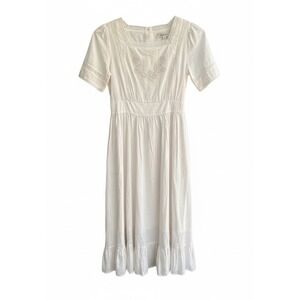 Simple Retro SIA SQUARE NECK EMBROIDERY CREAM COTTON DRESS